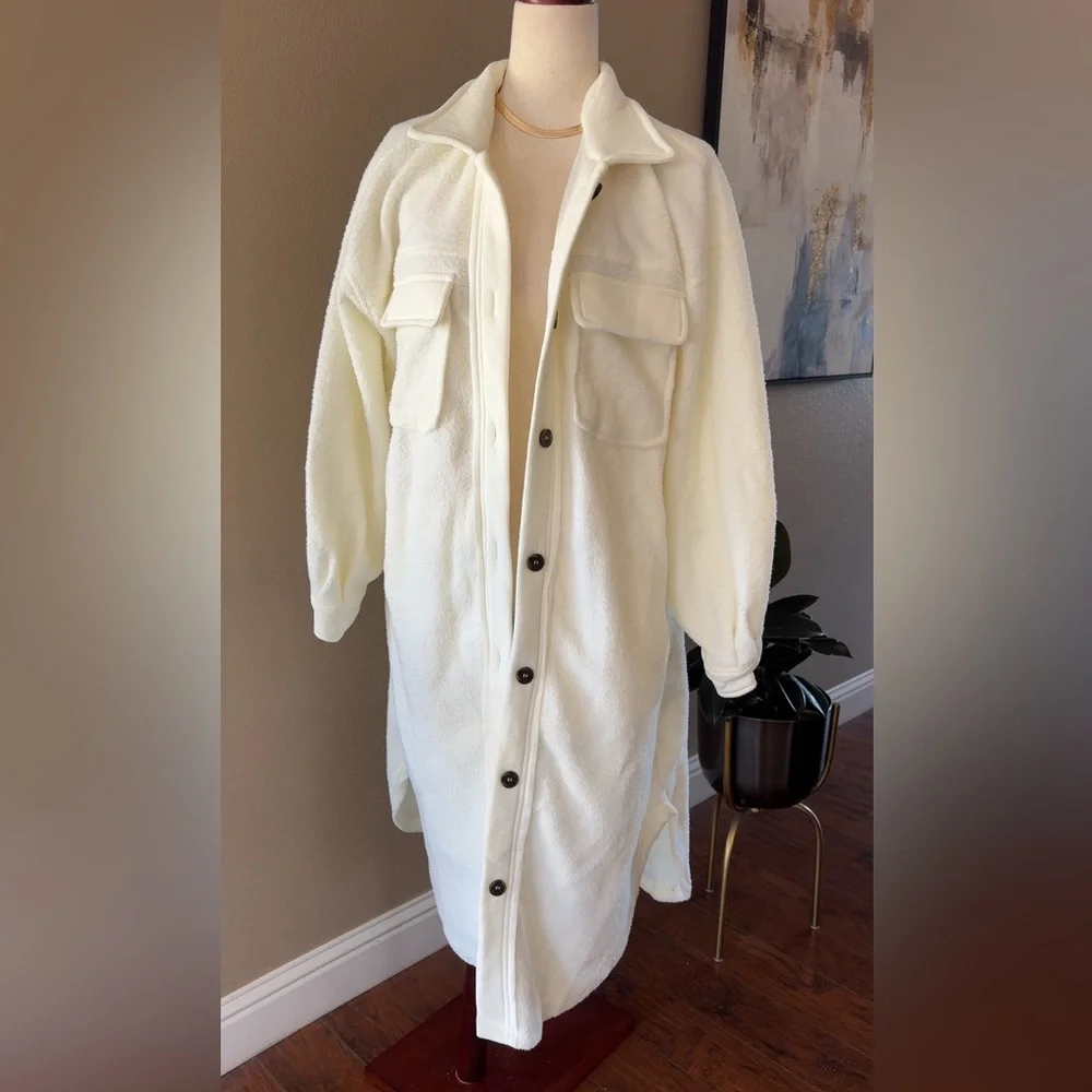 Off white long fleece oversized coat with button down - Picture 4 of 6